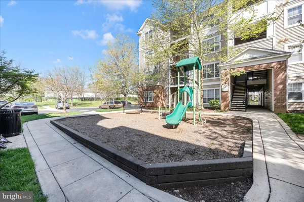 $325,000 | 19620 Galway Bay Circle, Unit 103, Germantown, MD 20874