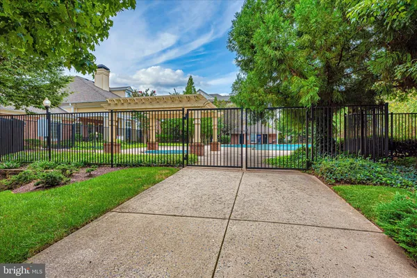 $325,000 | 19620 Galway Bay Circle, Unit 103, Germantown, MD 20874