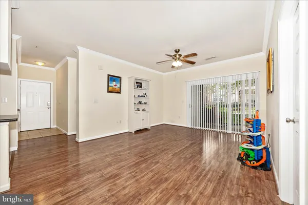 $325,000 | 19620 Galway Bay Circle, Unit 103, Germantown, MD 20874