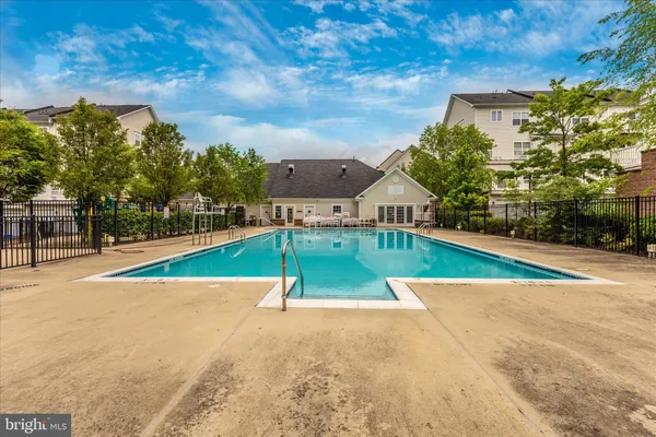 $325,000 | 19620 Galway Bay Circle, Unit 103, Germantown, MD 20874