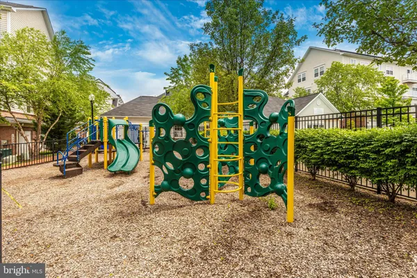 $325,000 | 19620 Galway Bay Circle, Unit 103, Germantown, MD 20874