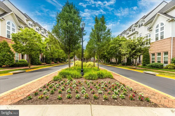 $325,000 | 19620 Galway Bay Circle, Unit 103, Germantown, MD 20874