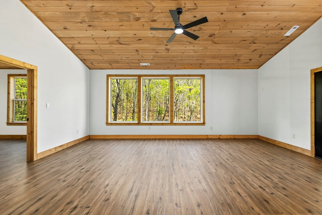 342 Hunter Ridge Murphy, NC 28906 - Photo 17 of 81 Great room