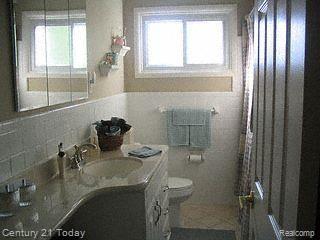 28231 Peppermill Road Farmington, MI 48331 - Photo 16 of 22 UPDATED MAIN BATH