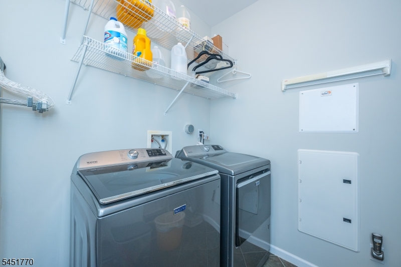 814 River Place Butler, NJ 07405 - Photo 3 of 31 Gallery Image 3