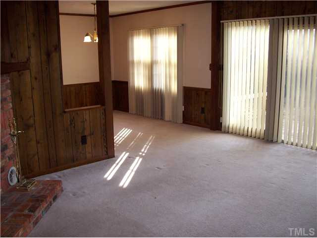 1100 Paine Court Raleigh, NC 27609 - Photo 4 of 9 Den/Family/Great Room
