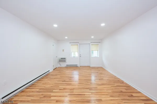 $2,100 | 520 Turnpike C111 Pompton Plains, Port Murray, NJ 07865