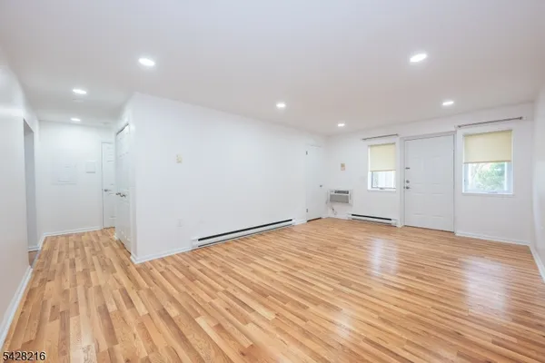 $2,100 | 520 Turnpike C111 Pompton Plains, Port Murray, NJ 07865