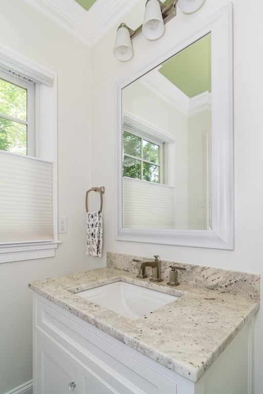 22 Northgate Road Wellesley, MA 02481 - Photo 11 of 33
