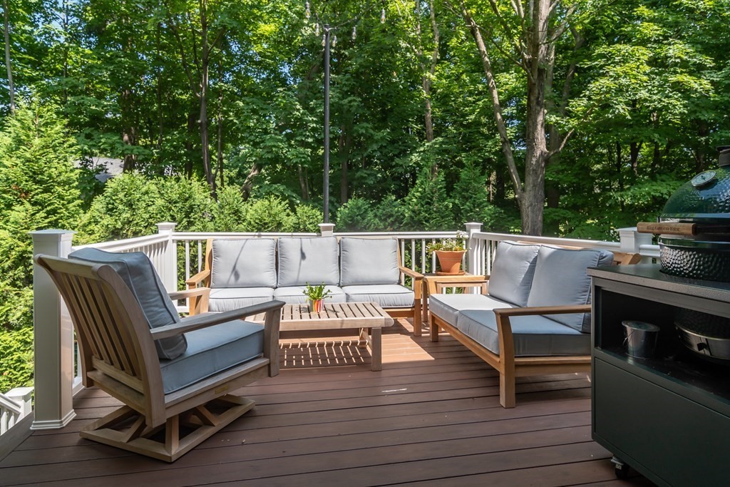 22 Northgate Road Wellesley, MA 02481 - Photo 12 of 33