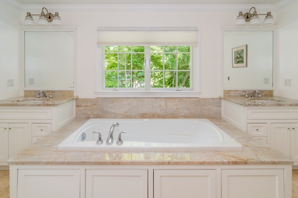 22 Northgate Road Wellesley, MA 02481 - Photo 16 of 33