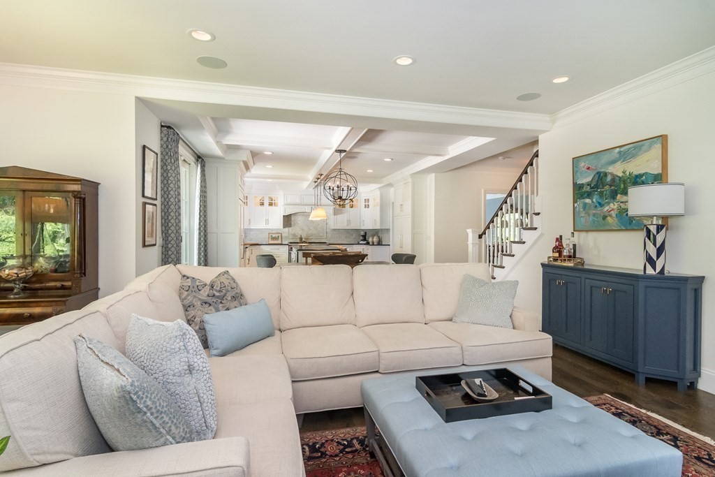 22 Northgate Road Wellesley, MA 02481 - Photo 8 of 33
