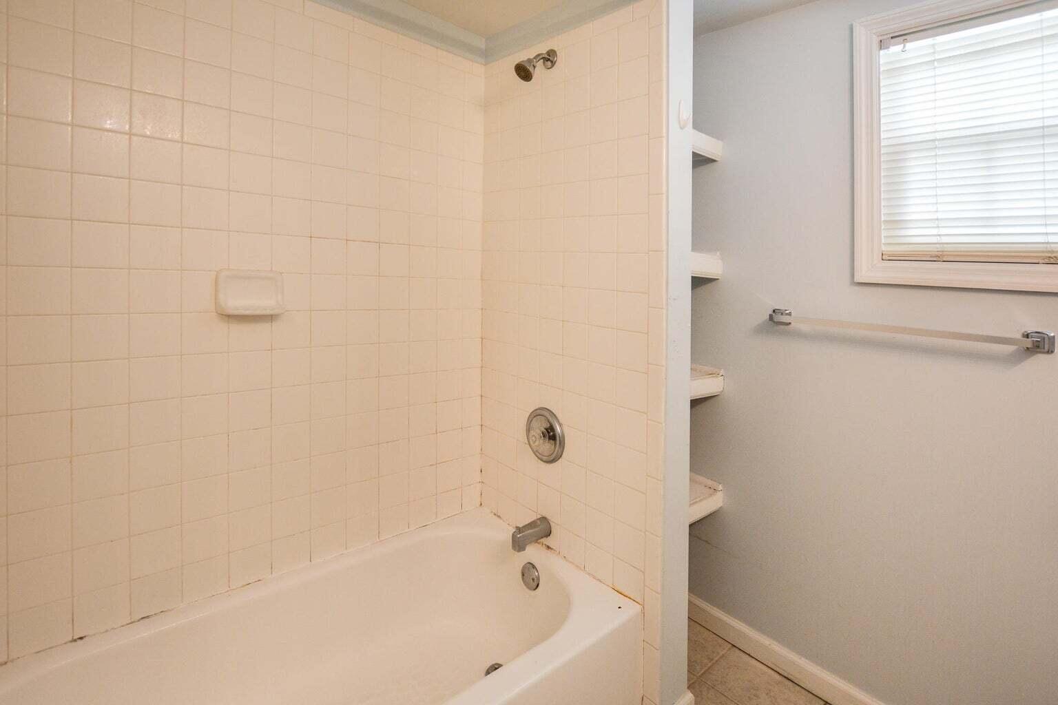 170 Line Street, Unit B Charleston, SC 29403 - Photo 16 of 19 20220210154706464660000000-o