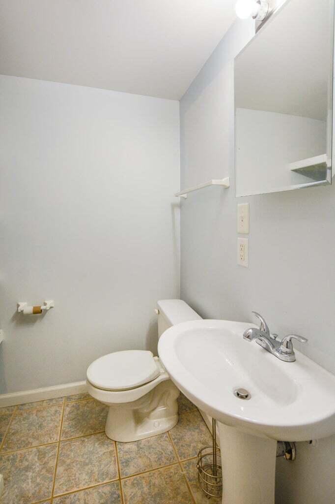 170 Line Street, Unit B Charleston, SC 29403 - Photo 4 of 19 20220210154704265621000000-o