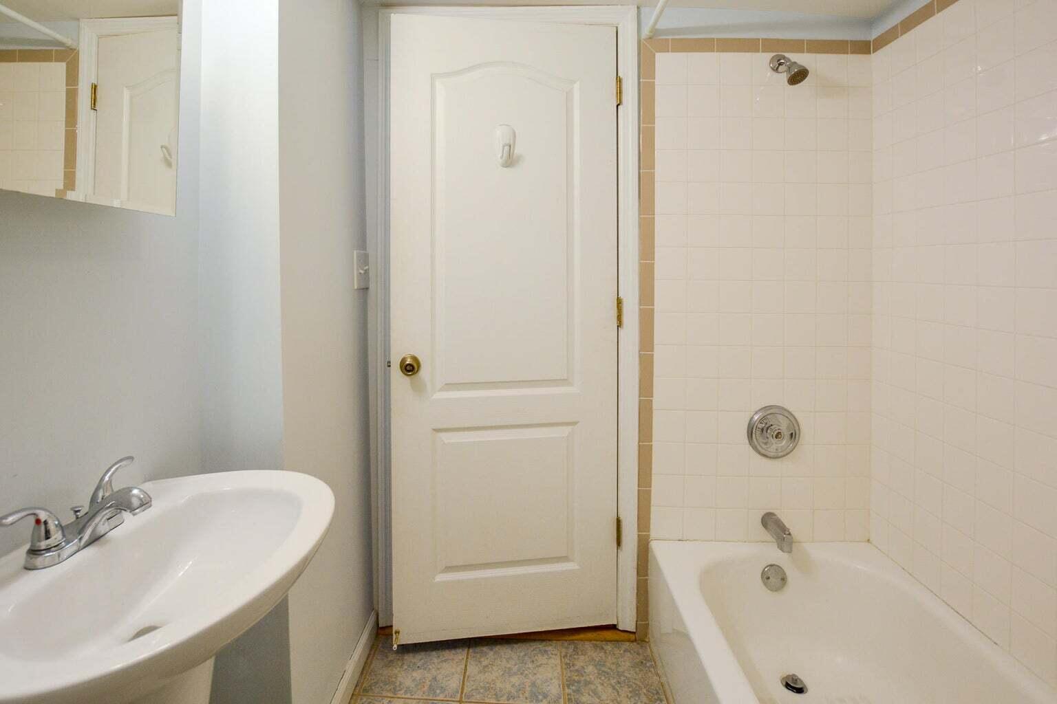 170 Line Street, Unit B Charleston, SC 29403 - Photo 5 of 19 20220210154704415042000000-o