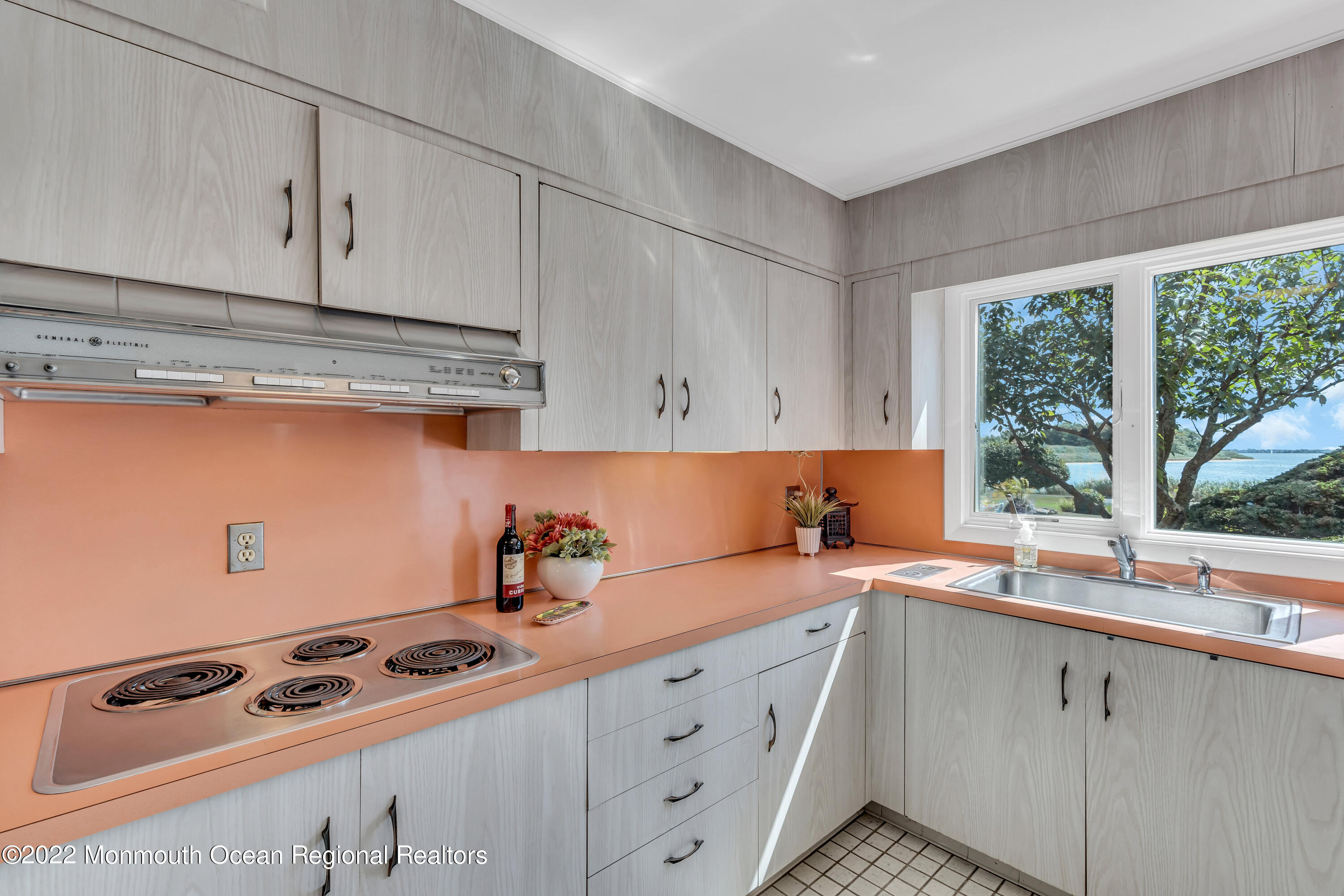 17 Harbor Drive Rumson, NJ 07760 - Photo 37 of 94 028_dsc03908