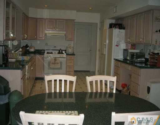 377 Rahway Road Edison, NJ 08820 - Photo 6 of 8 Gallery Image 6