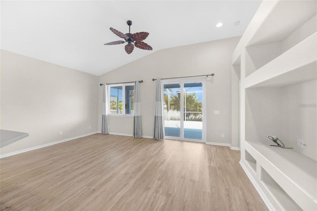 5124 Clover Mist Drive Apollo Beach, FL 33572 - Photo 19 of 52 a view of an empty room and window