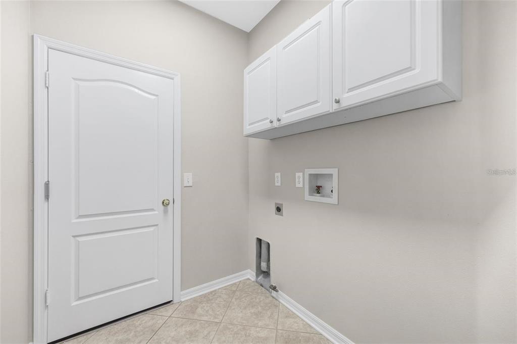 5124 Clover Mist Drive Apollo Beach, FL 33572 - Photo 37 of 52 a view of empty room