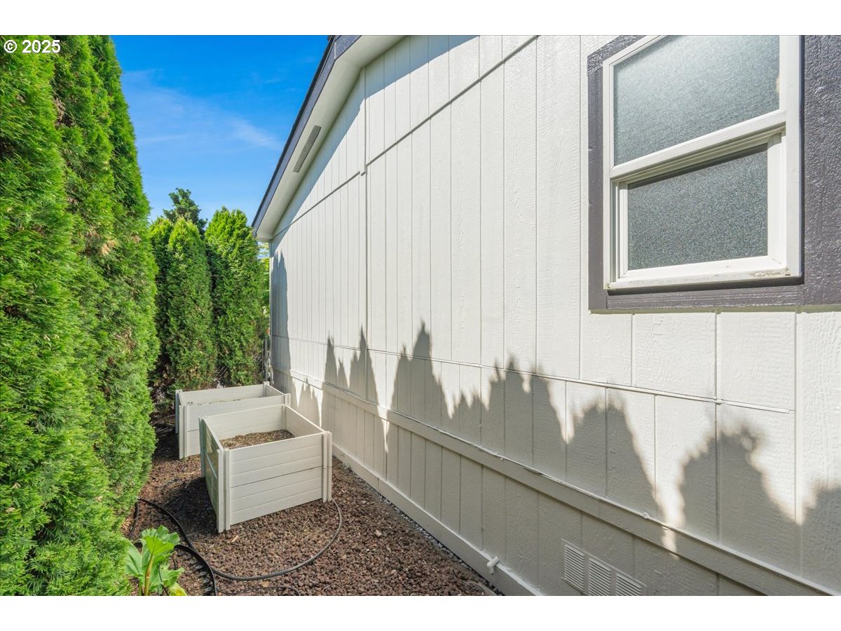 369 Gun Club Road, Unit 117 Woodland, WA 98674 - Photo 26 of 29 a living room with furniture