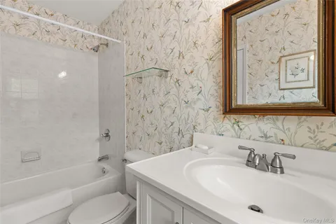 $849,000 | 31 Joyces Way, Bay Shore, NY 11706