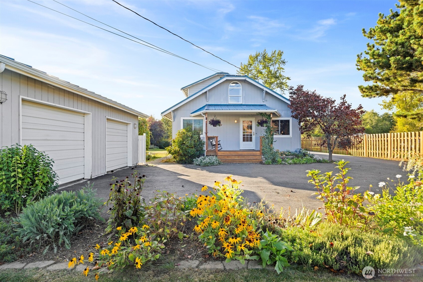 3895 Bancroft Road Bellingham, WA 98225 - Photo 2 of 40 front view of a house with a yard