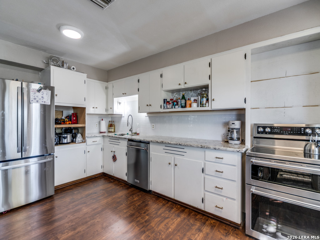 135 Walnut Grove Road Boerne, TX 78006 - Photo 13 of 32