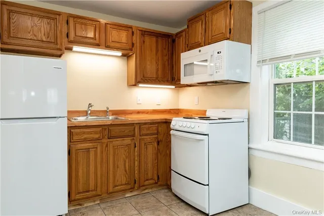 $1,200 | 1083 Highway 311, Patterson, NY 12563