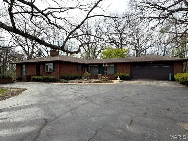 $725,000 | 17466 Lageman Lane, Brighton, IL 62012