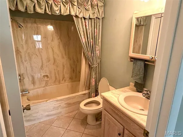 $725,000 | 17466 Lageman Lane, Brighton, IL 62012