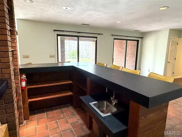 $725,000 | 17466 Lageman Lane, Brighton, IL 62012