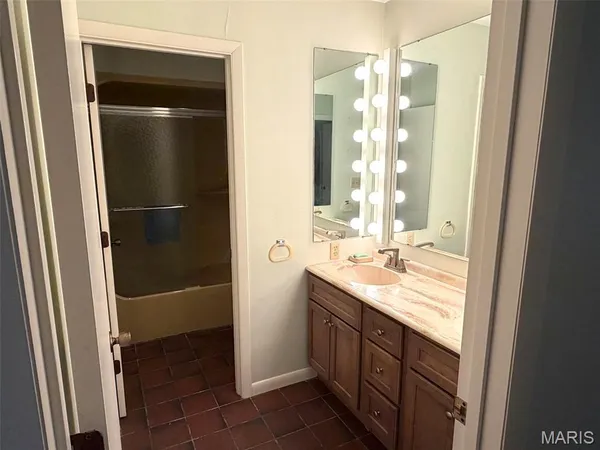 $725,000 | 17466 Lageman Lane, Brighton, IL 62012