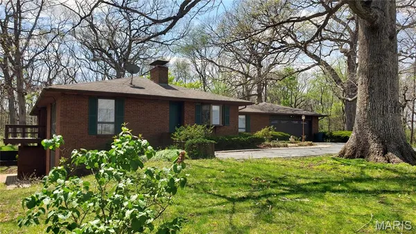 $725,000 | 17466 Lageman Lane, Brighton, IL 62012