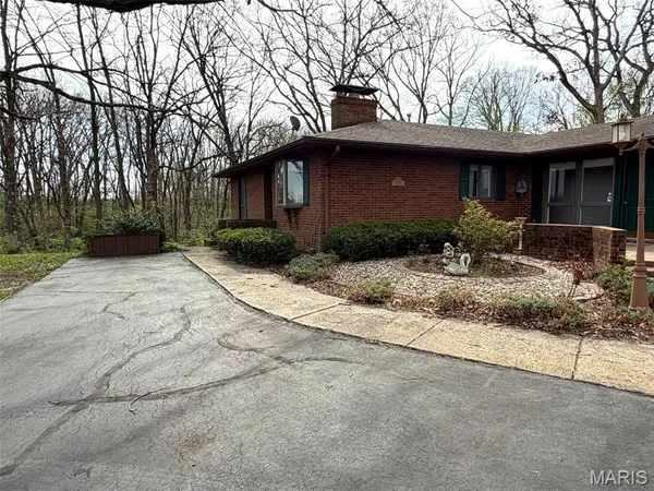 $725,000 | 17466 Lageman Lane, Brighton, IL 62012