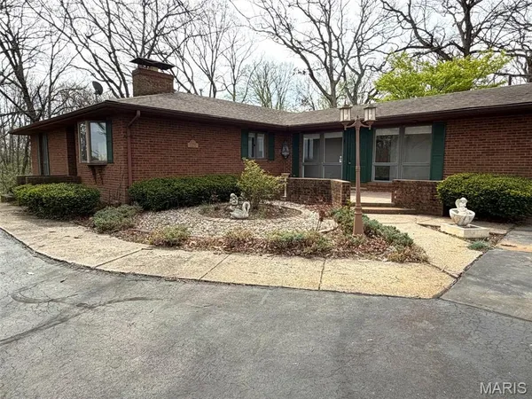 $725,000 | 17466 Lageman Lane, Brighton, IL 62012