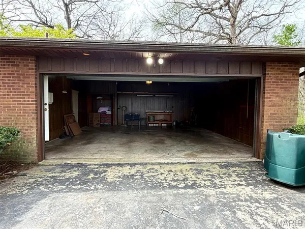 $725,000 | 17466 Lageman Lane, Brighton, IL 62012