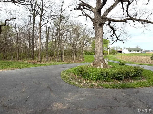 $725,000 | 17466 Lageman Lane, Brighton, IL 62012