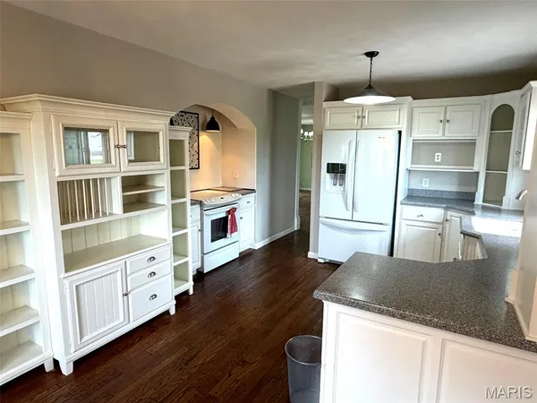 $725,000 | 17466 Lageman Lane, Brighton, IL 62012