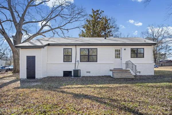$189,900 | 208 Bowden Street, Senatobia, MS 38668
