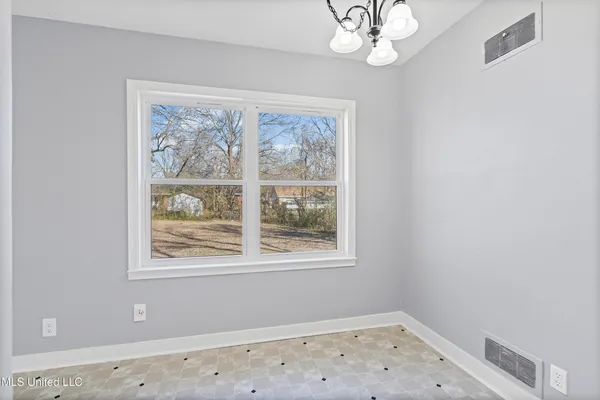 $189,900 | 208 Bowden Street, Senatobia, MS 38668