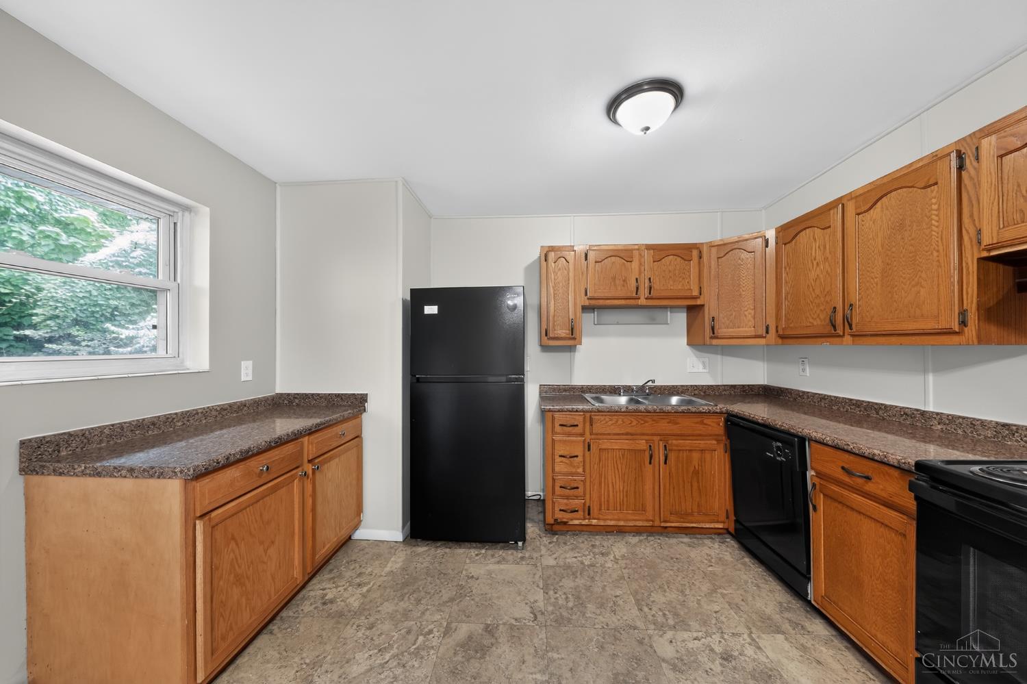 9192 Pippin Road Cincinnati, OH 45231 - Photo 9 of 30