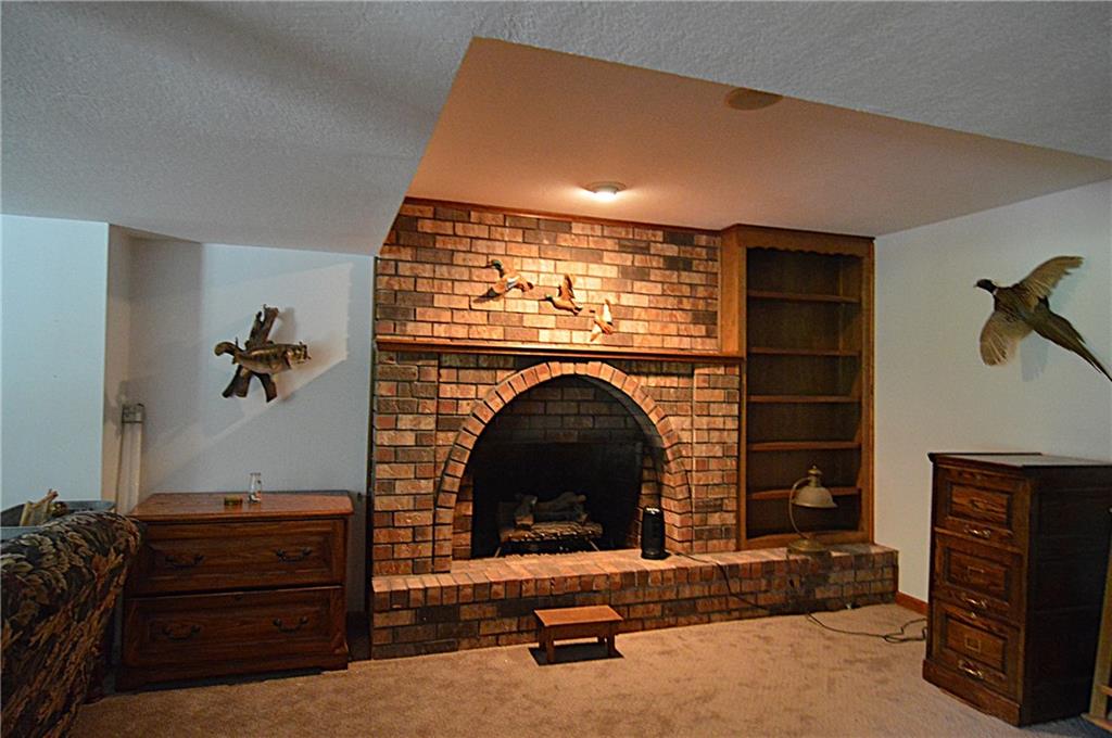 13905 Leavenworth Road Basehor, KS 66007 - Photo 13 of 39