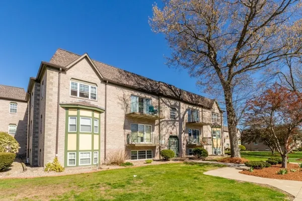 $250,000 | 100 Oak Lane, Unit 12, Brockton, MA 02301