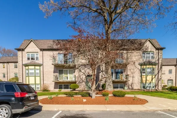 $250,000 | 100 Oak Lane, Unit 12, Brockton, MA 02301