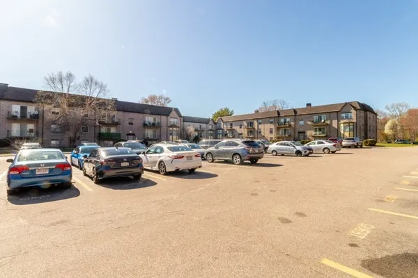 $250,000 | 100 Oak Lane, Unit 12, Brockton, MA 02301