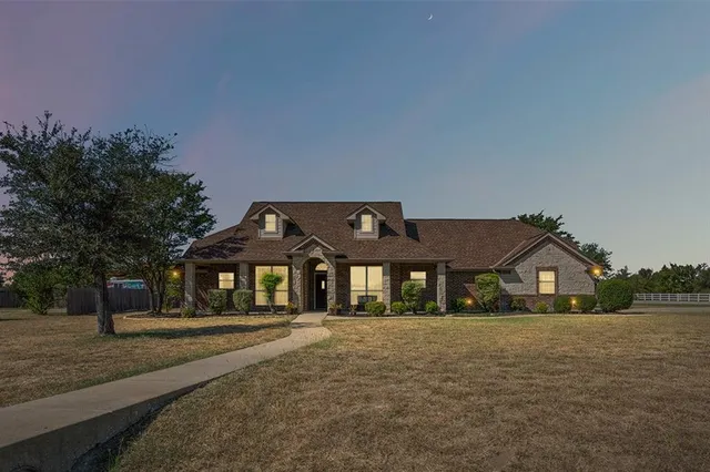 $2,550 | 6009 Feather Wind Way, Fort Worth, TX 76135