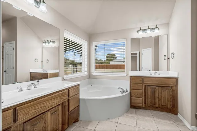 $2,550 | 6009 Feather Wind Way, Fort Worth, TX 76135