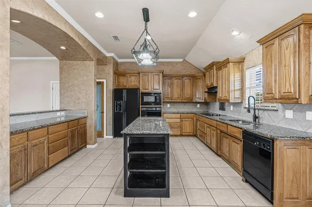 $2,550 | 6009 Feather Wind Way, Fort Worth, TX 76135