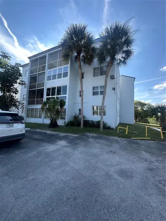 $85,000 | 2800 Somerset Drive, Unit J107, Lauderdale Lakes, FL 33311