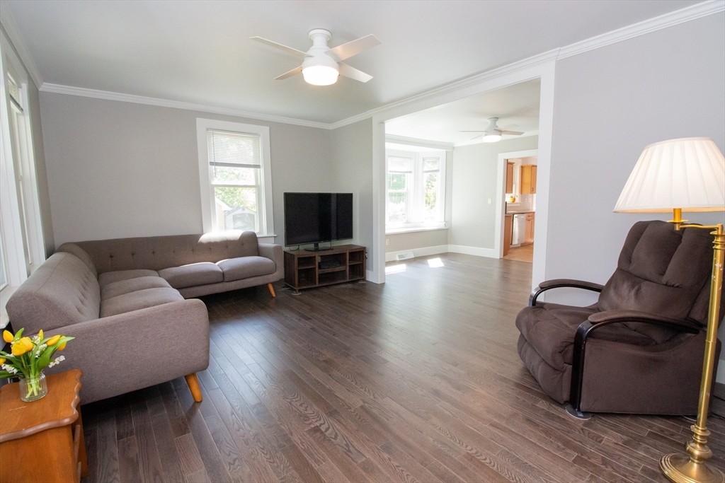 559 County Road Rochester, MA 02576 - Photo 3 of 28